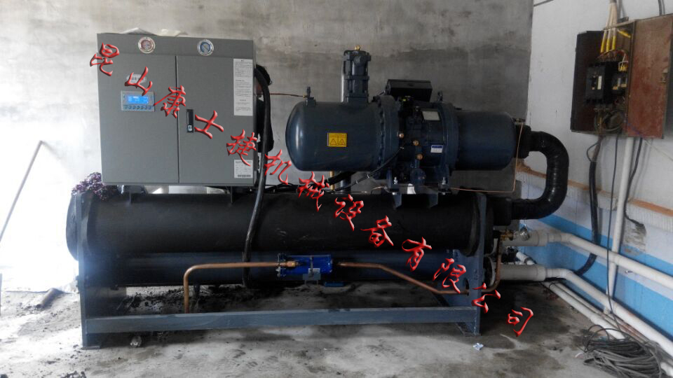 單螺桿冷水機組現場