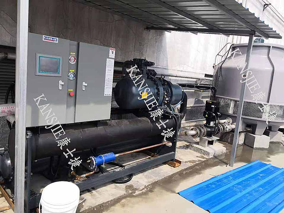 螺桿式冷水機組現場使用照片